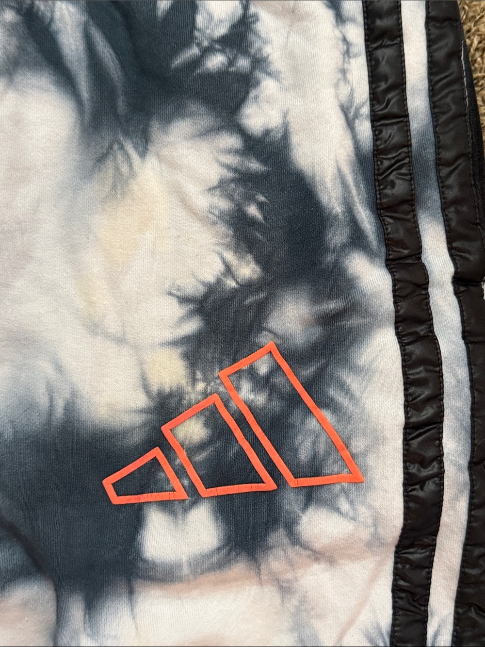 Adidas joggers XL - Picture 3 of 5